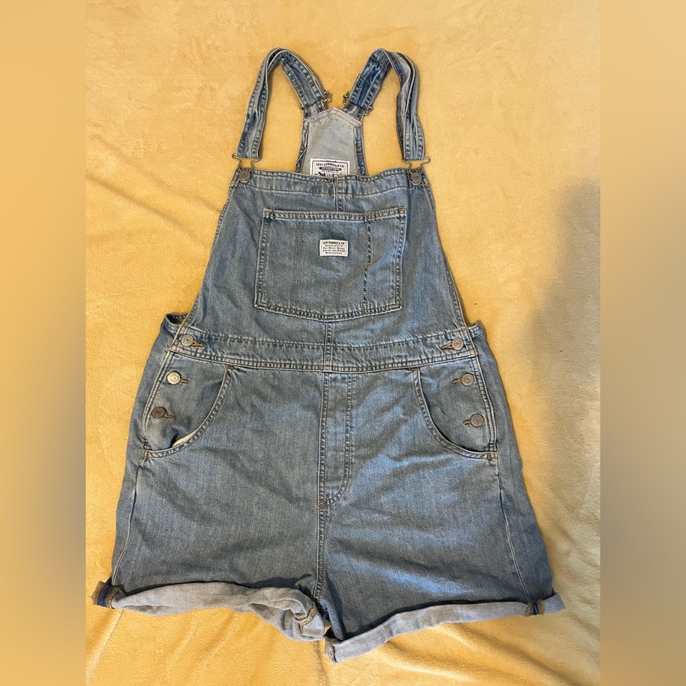Levi’s short overalls